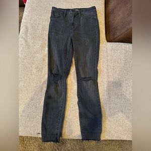 Madewell Black Distressed Curvy high rise size 28 skinny Jeans